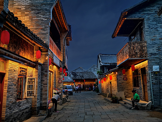 点亮千年古镇中渡，，文旅夜游又添一彩！